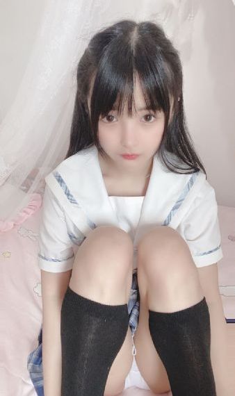 闪耀的她